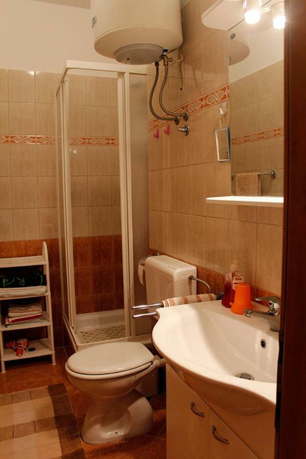 Apartmani Zeljko Metajna Exterior foto